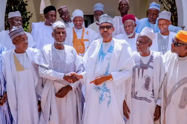 President Buhari Receives His 1953 Classmates (Photo)